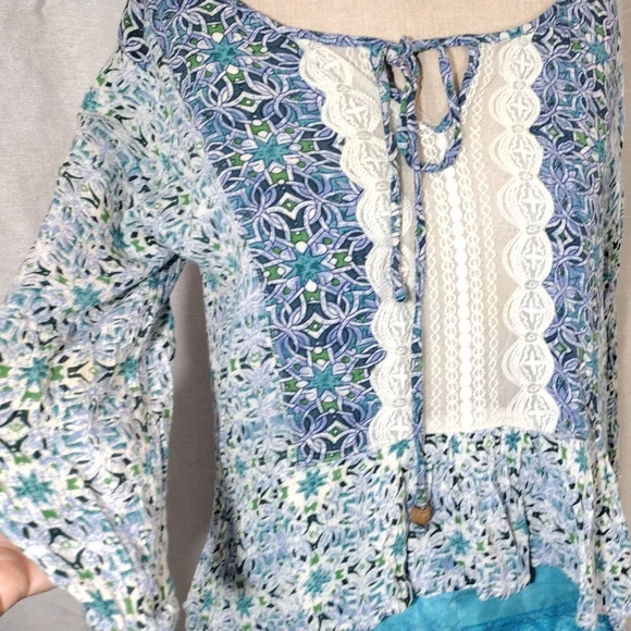 Angie Crop Asymmetrical Blouse, Bell 3/4 Sleeves, Lace,Tie, Paisley Blue+White,M - Picture 2 of 6